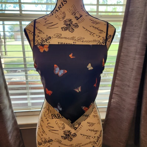 🦋 Forever 21, women's crop top. - Picture 1 of 9